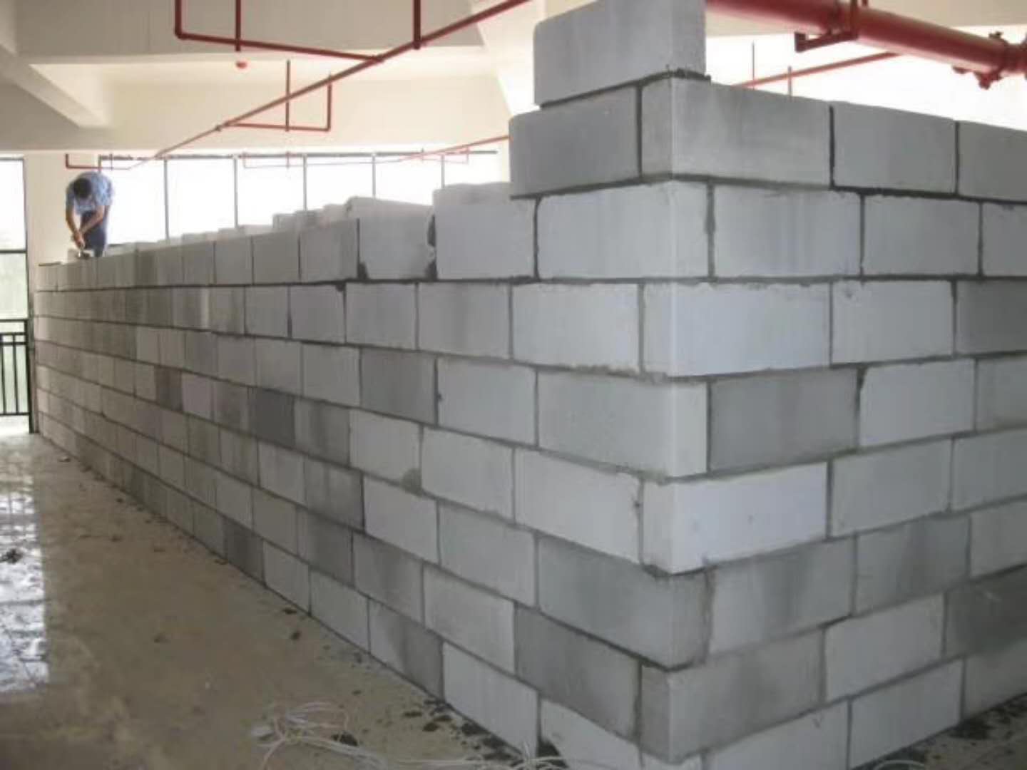 弥勒蒸压加气混凝土砌块承重墙静力和抗震性能的研究